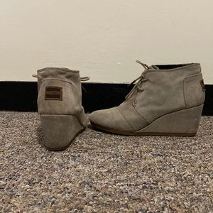Tom’s tan suede wedge style ankle boots